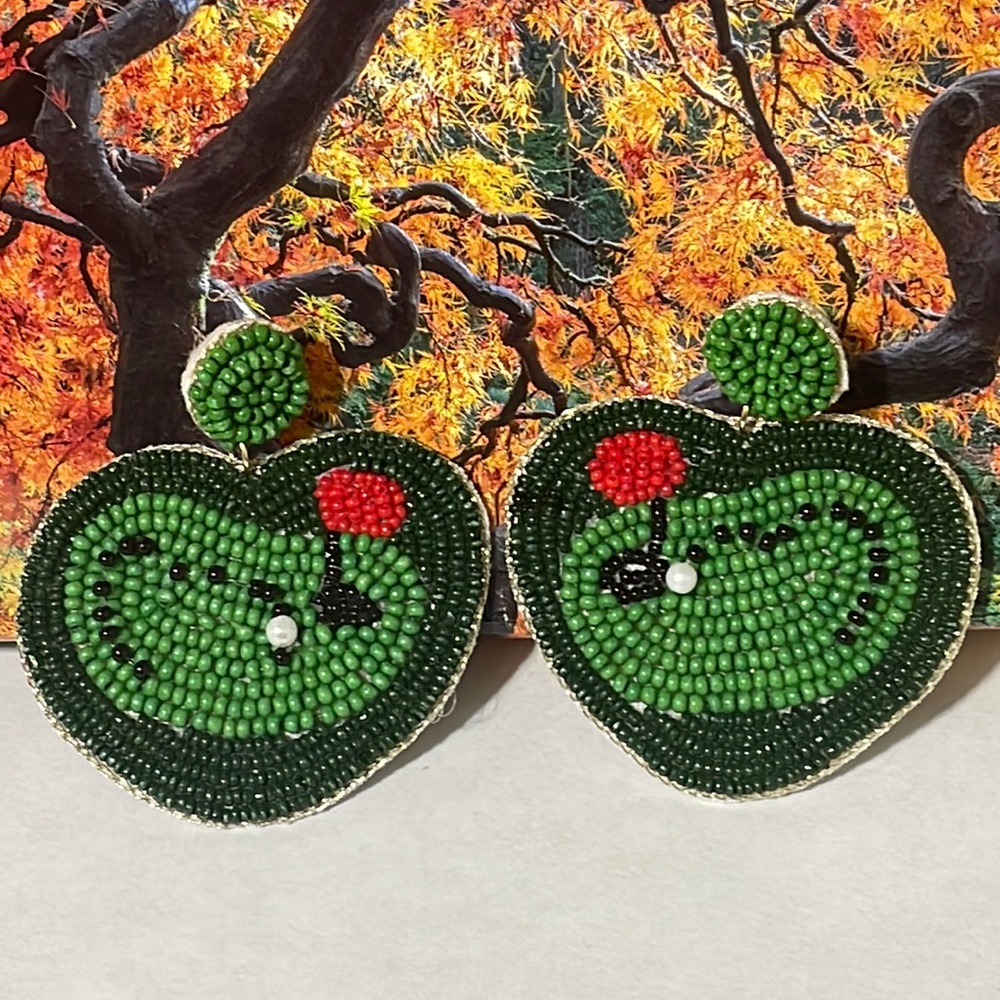 🎉⛳️LOVE GOLF Beaded Heart Earrings
